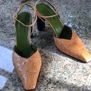DONALD J PLINER GATOR LOOKING LEATHER HEELS